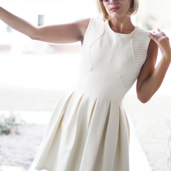 Dress - Picture 2 of 8